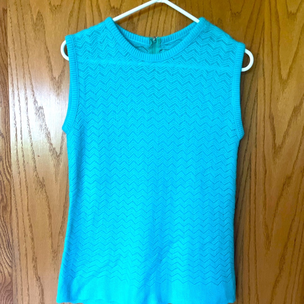 Women’s top, size medium